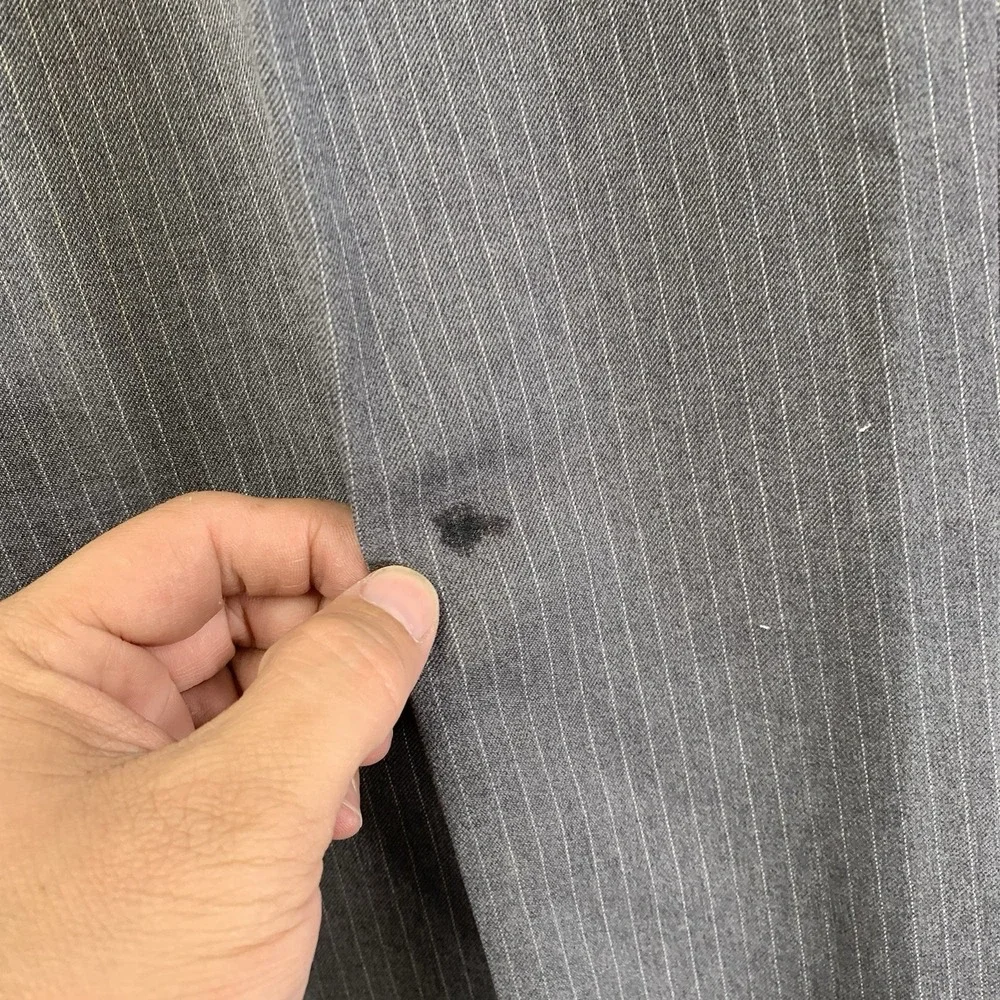 Tommy Hilfiger 2Pc Gray‎ Pinstripe Wool Suit Mens 41R / 34 x 30 Jacket Pants